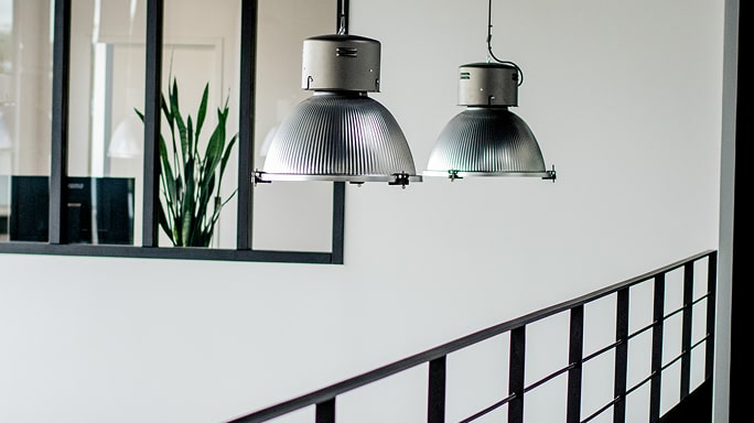 Image de l'intérieur du bâtiment de Ouest-Fermeture, dans les Côtes d'Armor